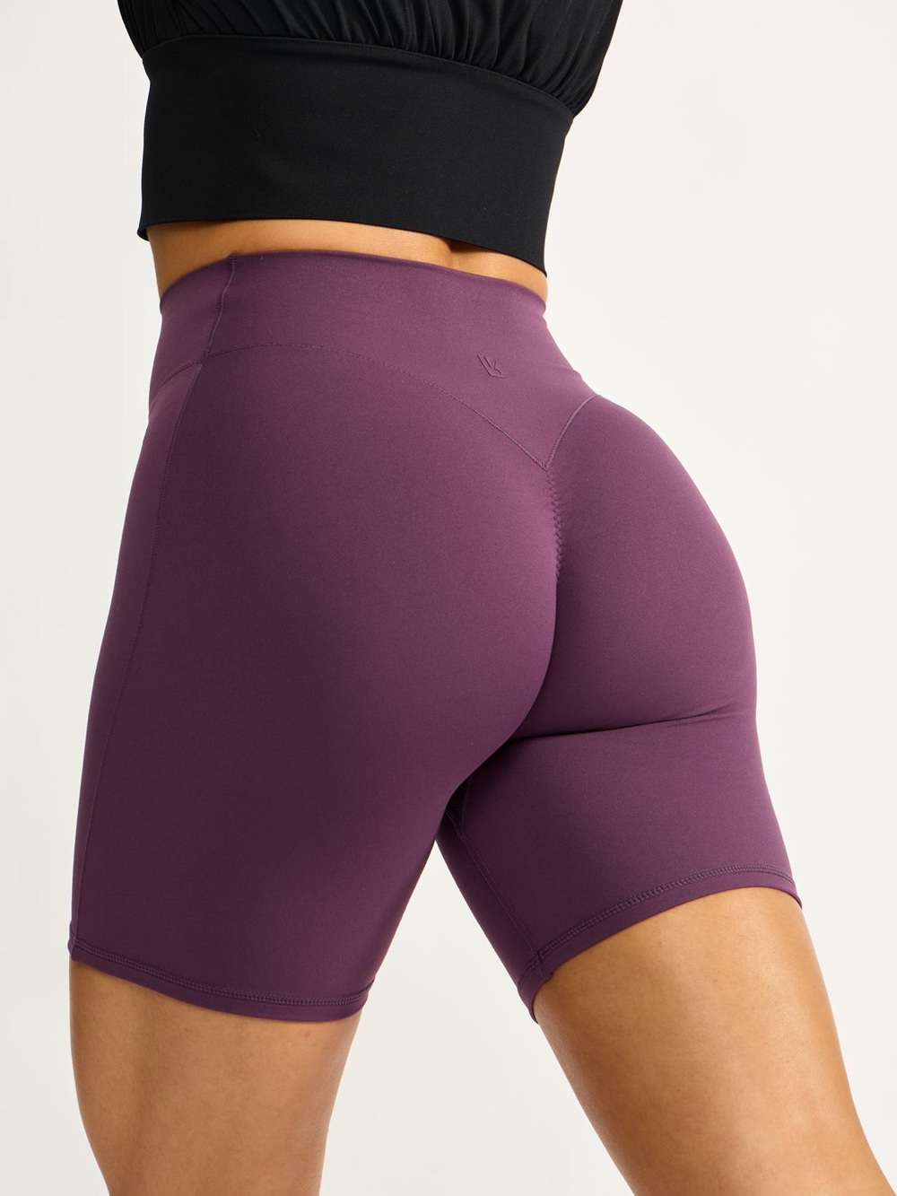 Buffbunny AGGRESSIVE SCRUNCH SHORT 7"
HIGH COURT L